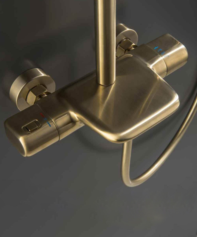 Colonne de douche thermostatique pour baignoire avec bec cascade- Doré brossé