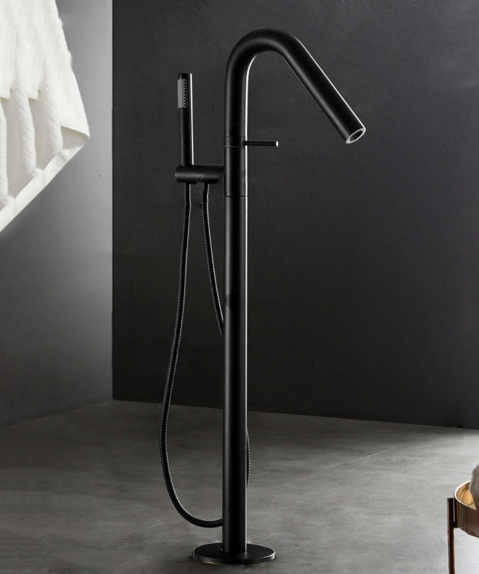 Mitigeur de baignoire sur pied moderne