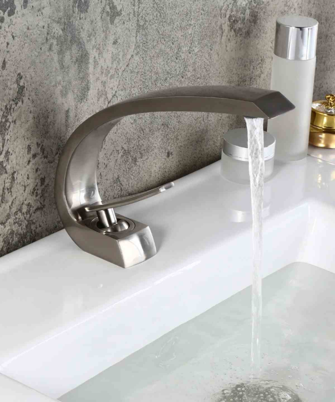 Mitigeur lavabo bec arrondi Nickel brossé - Skyros