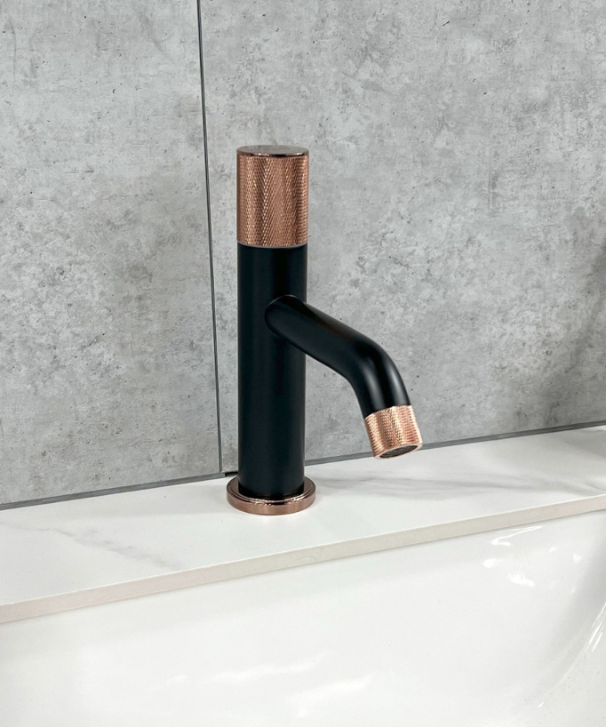 Mitigeur de lavabo design à poser Noir & Or rose - Leros