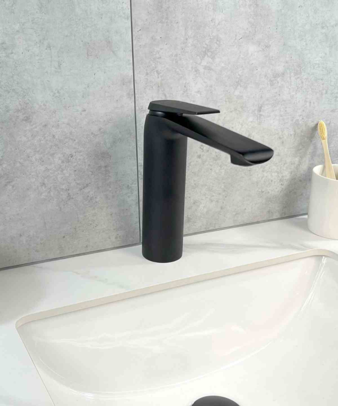 Robinet mitigeur lavabo mi-haut Noir - Ptolémée