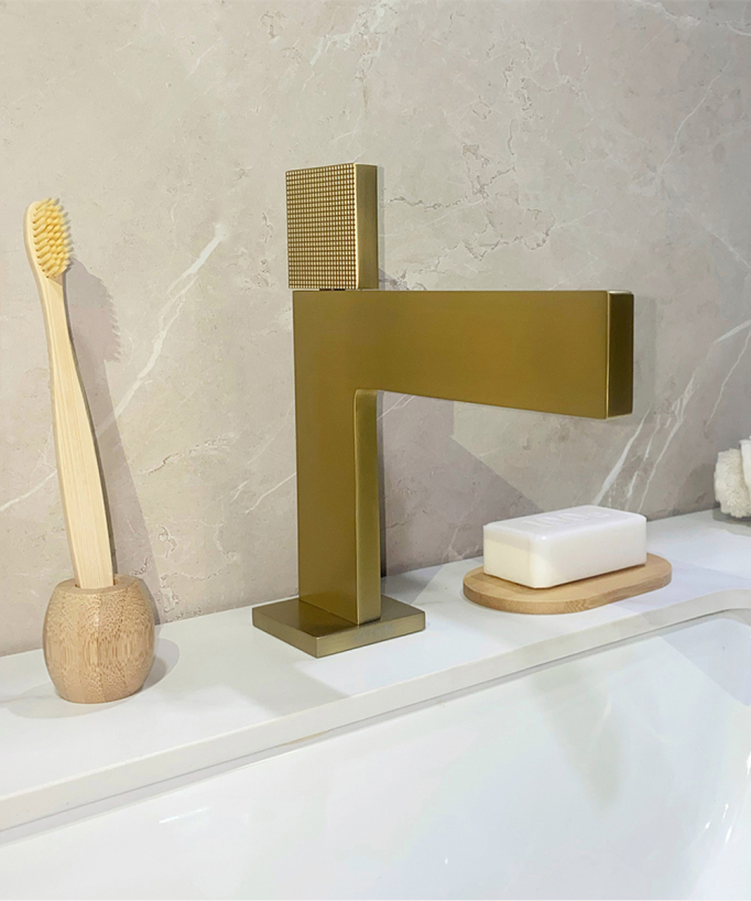 Robinet mitigeur de lavabo design Doré brossé - Kyra