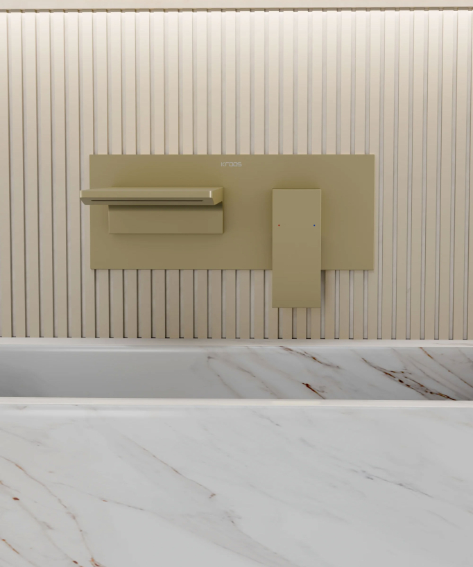 Mitigeur lavabo mural cascade Doré brossé - Thilia 