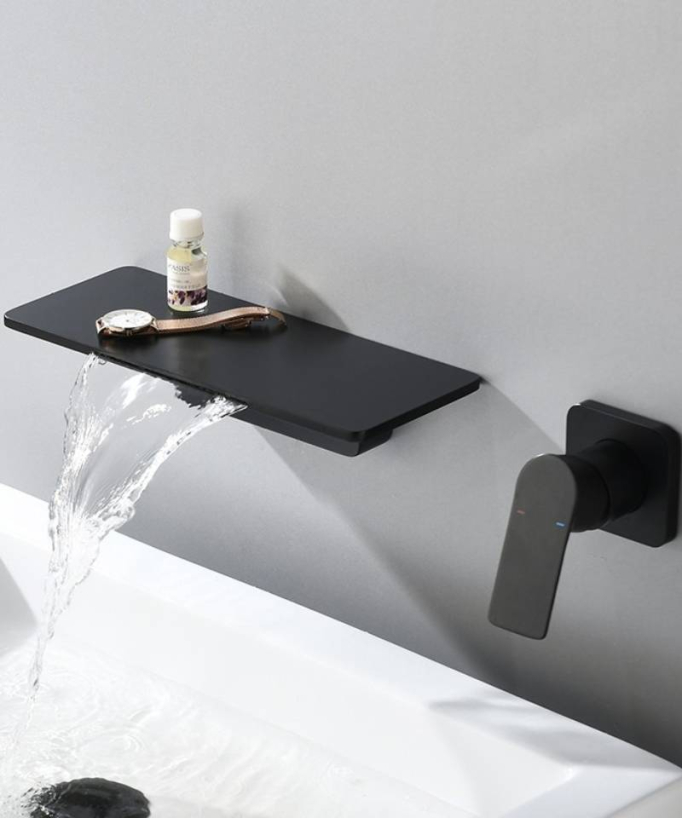 Mitigeur lavabo mural design cascade
