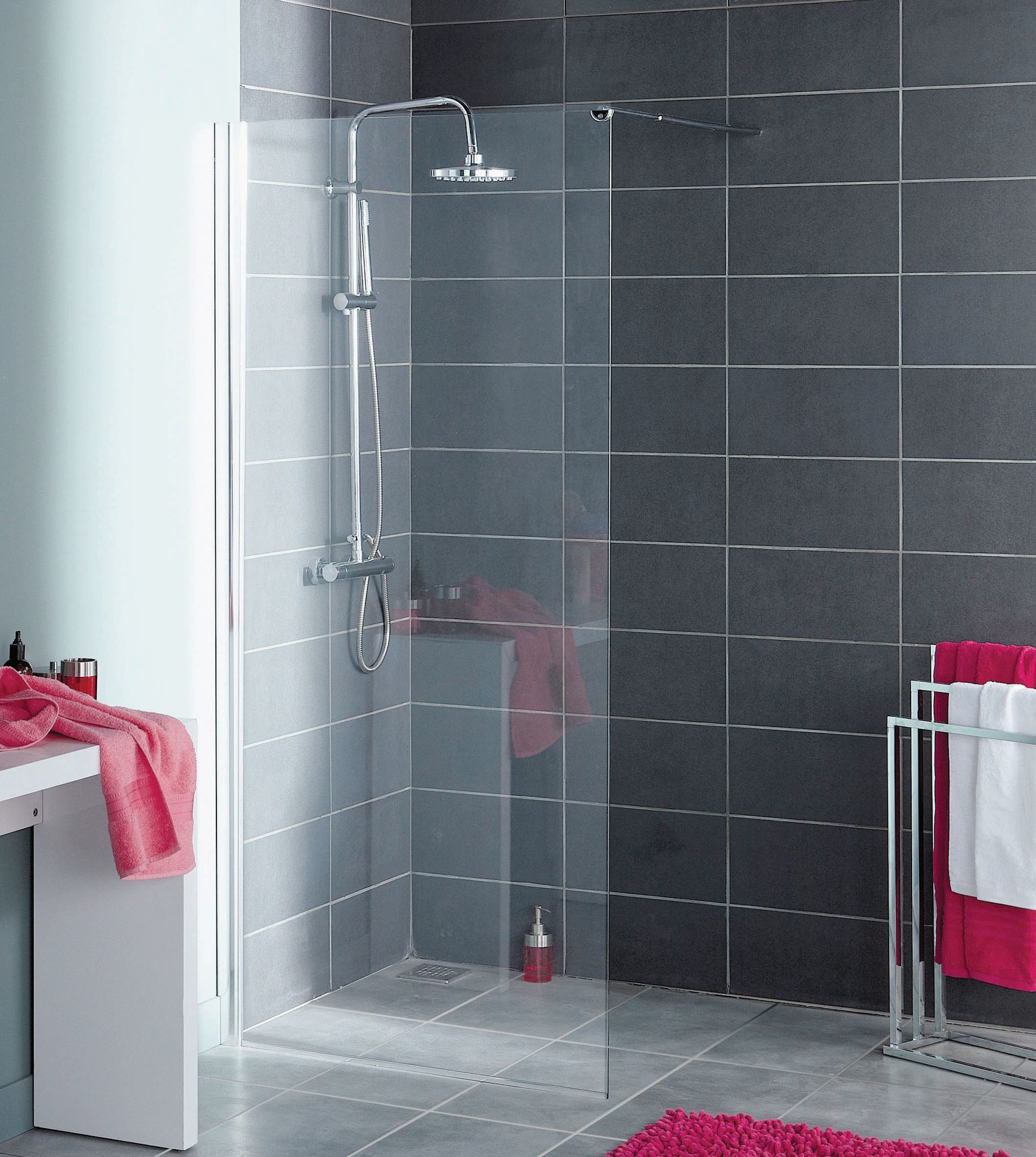 Douche à l'italienne sur carrelage