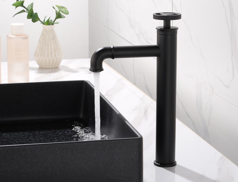 Comment entretenir une robinetterie noire ?