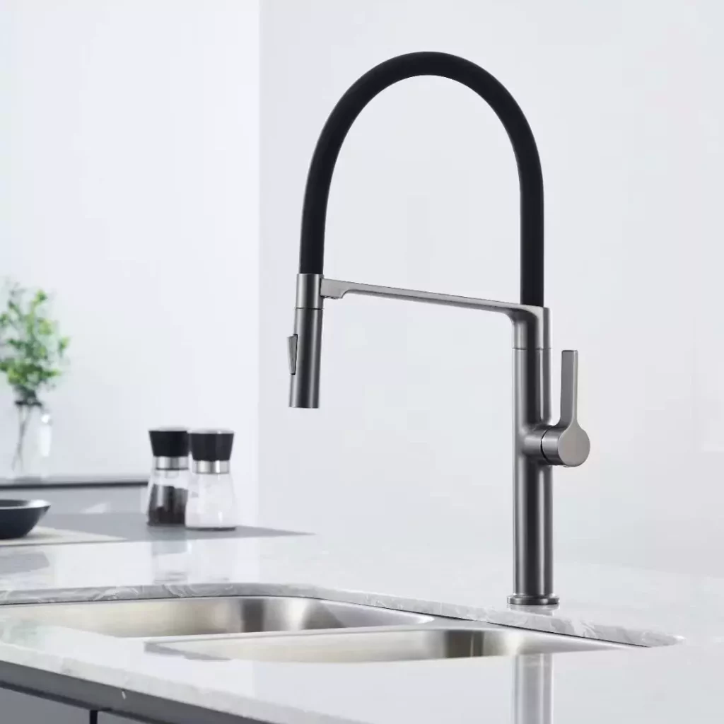 Choisir un robinet de cuisine :considérez l'option mitigeur.
