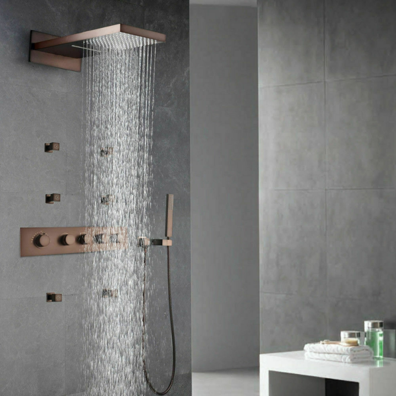 Montage d'une colonne de douche hydromassante.