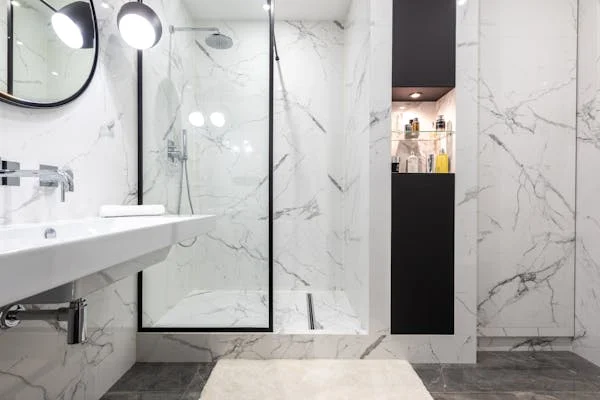 Comment choisir la porte de douche parfaite pour votre salle de bain ?