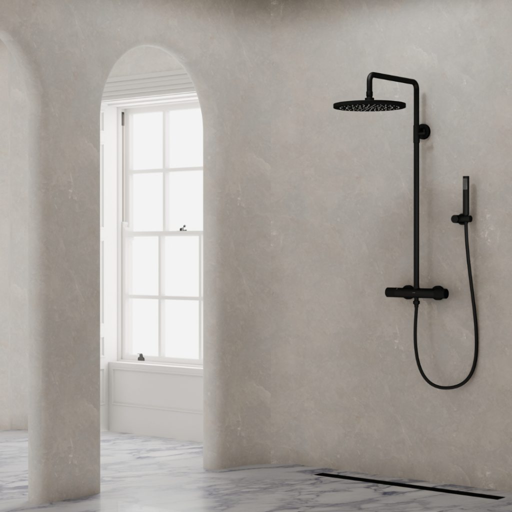 Colonne de douche qui fuit: identifiez les causes et appliquez les conseils pour remédier aux problèmes de fuites.