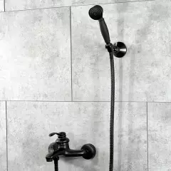 Robinet de douche et baignoire montage mural finition bronze huilé 